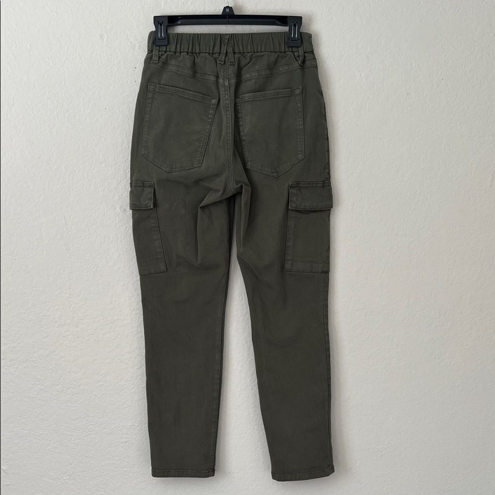 Like New! Good American Good Army Cuffed Pants Olive Green Cargo in SIze 2/26 - Picture 6 of 15